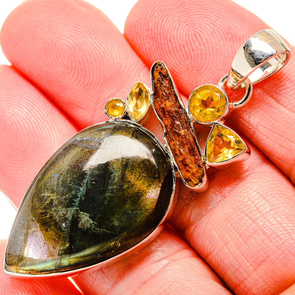 Labradorite Pendants handcrafted by Anasilvercos - PD35648