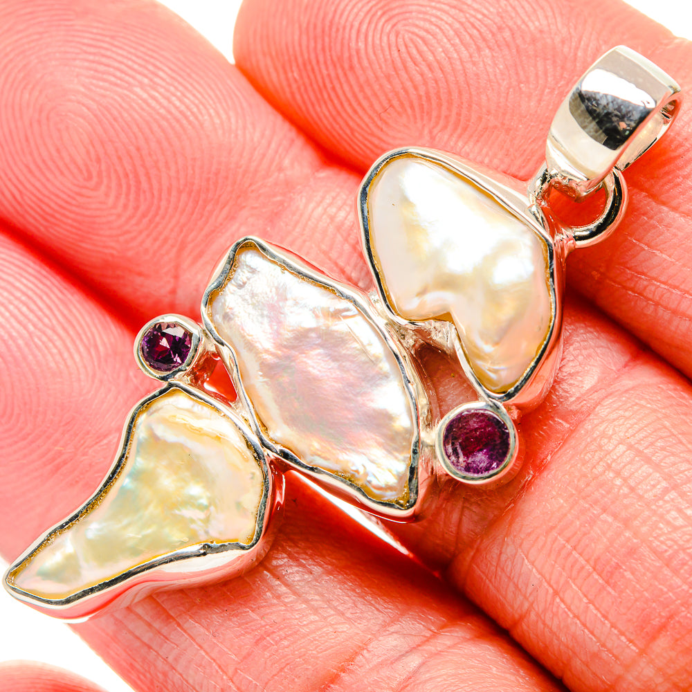 Mother Of Pearl Pendants handcrafted by Anasilvercos - PD35689