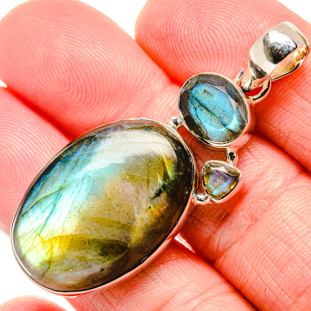 Labradorite Pendants handcrafted by Anasilvercos - PD35788