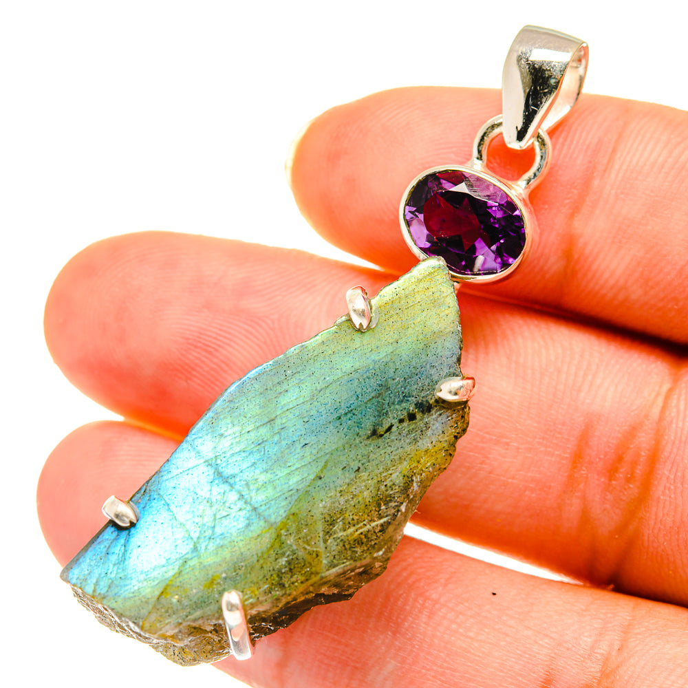 Labradorite Pendants handcrafted by Anasilvercos - PD3584
