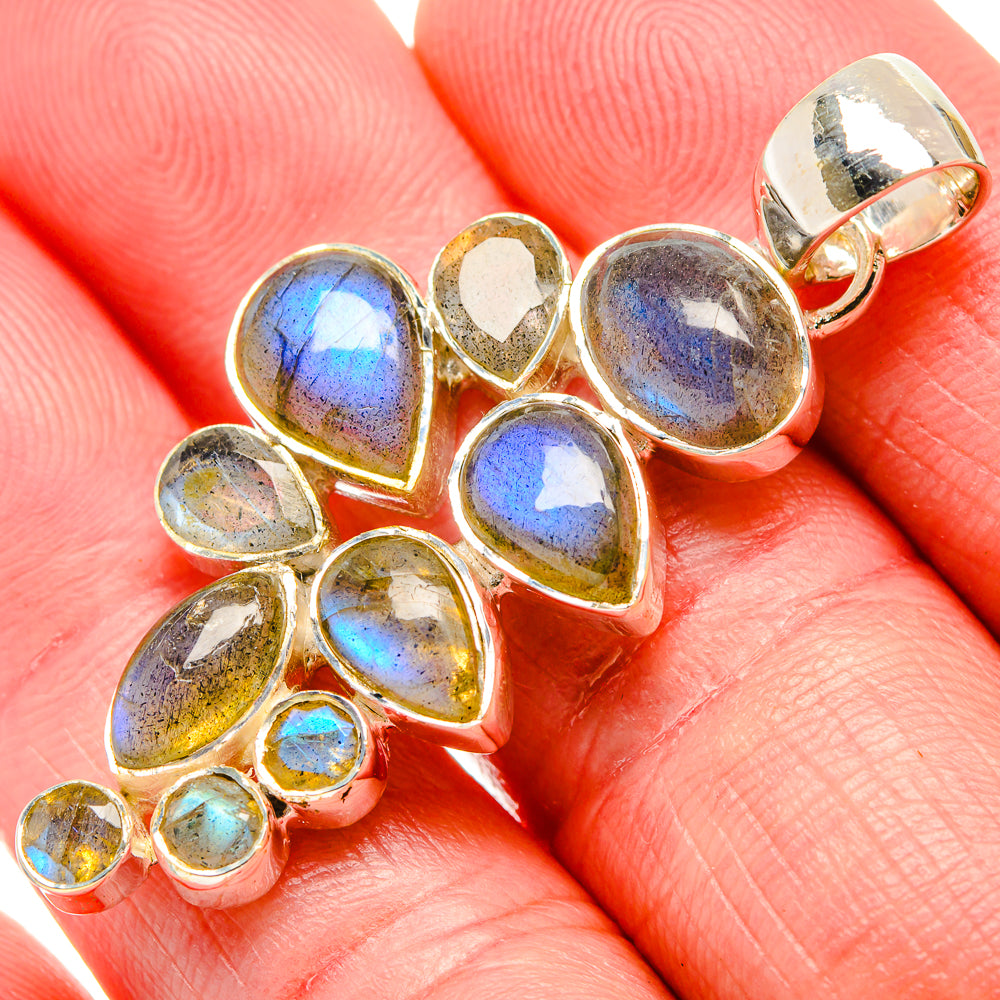 Labradorite Pendants handcrafted by Anasilvercos - PD35865