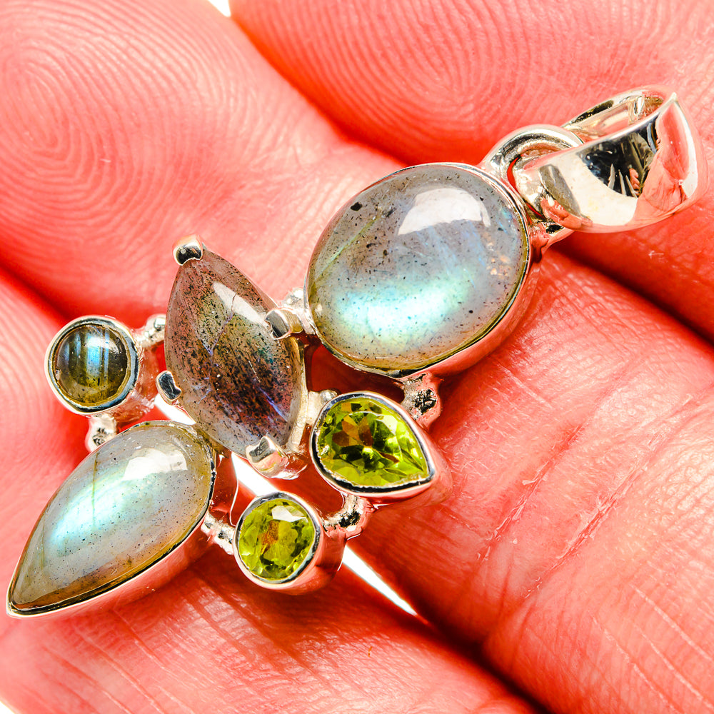 Labradorite Pendants handcrafted by Anasilvercos - PD35989