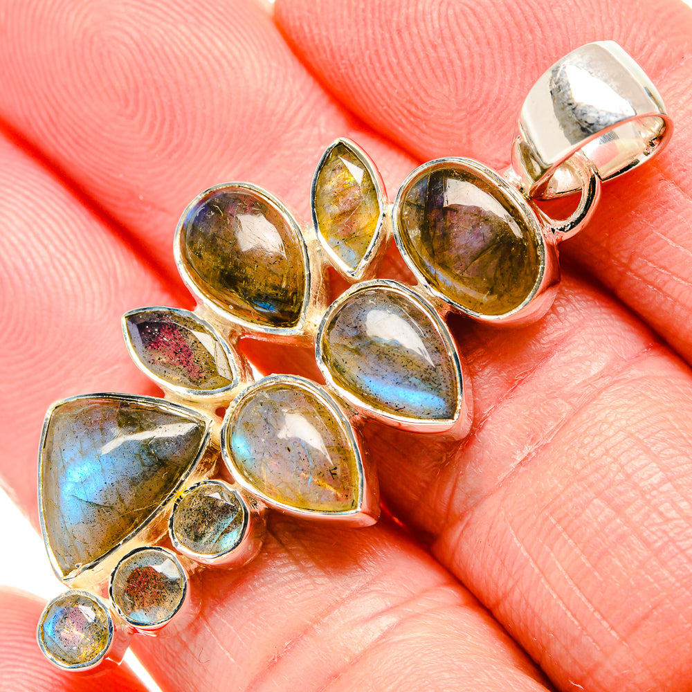 Labradorite Pendants handcrafted by Anasilvercos - PD36203