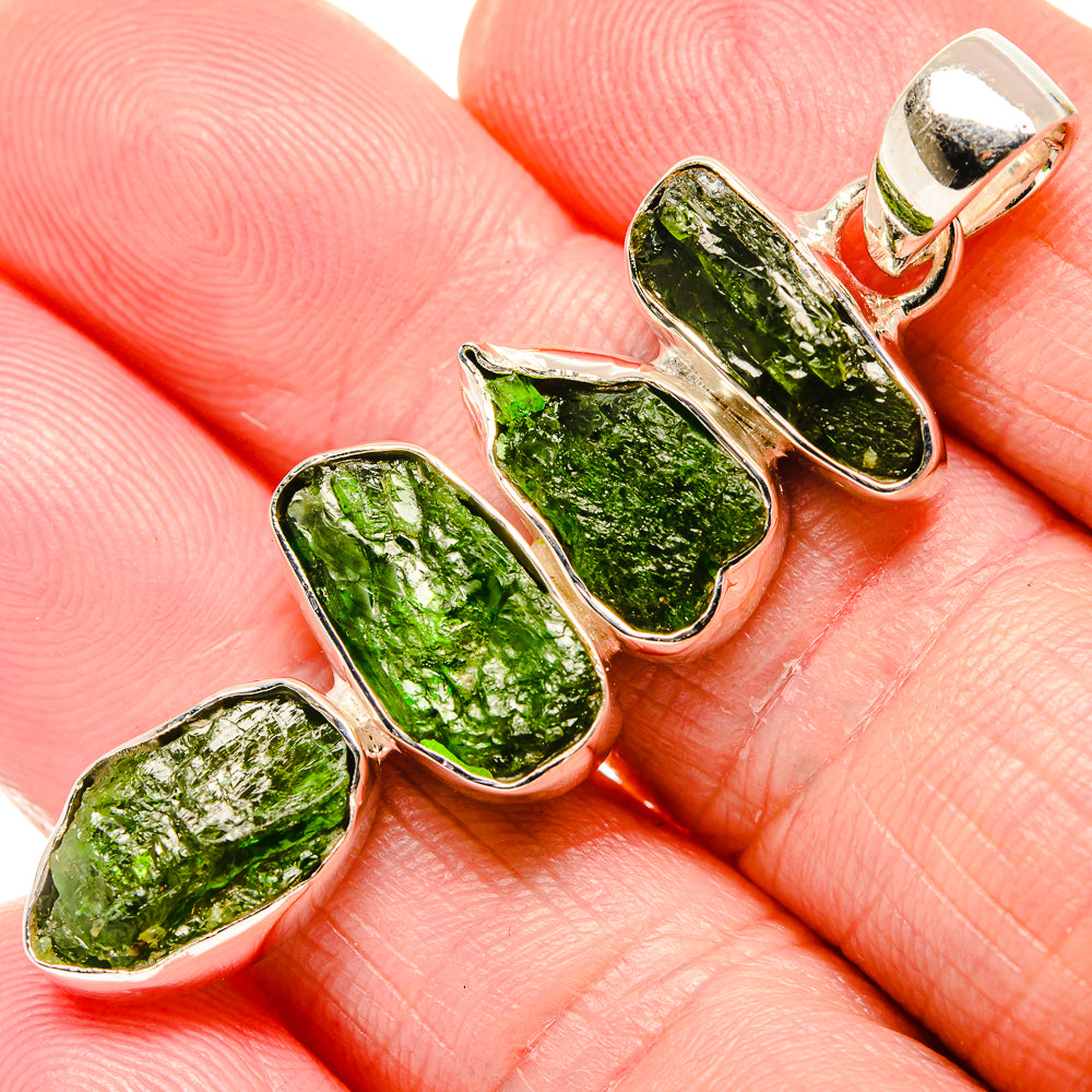 Chrome Diopside Pendants handcrafted by Anasilvercos - PD36448