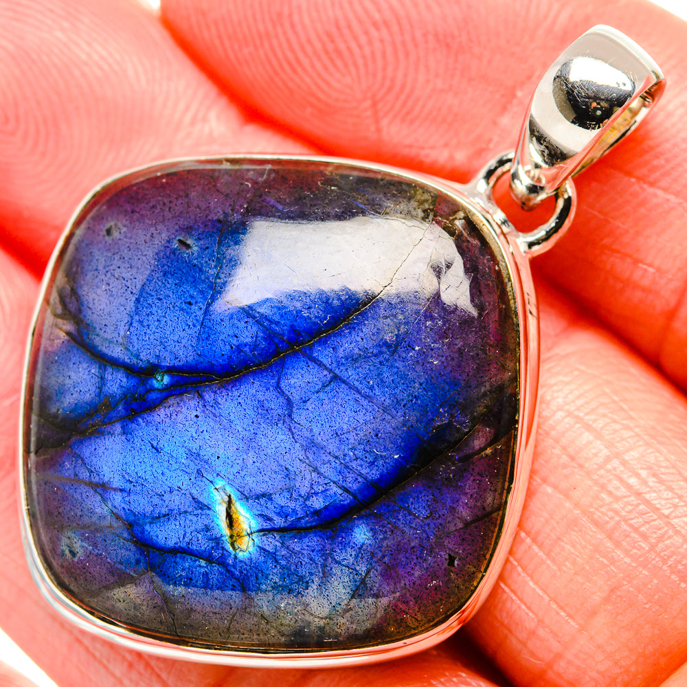 Labradorite Pendants handcrafted by Anasilvercos - PD36617