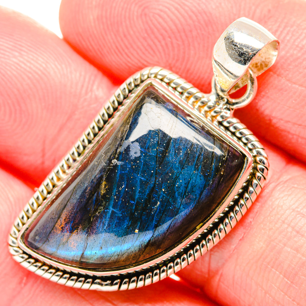Labradorite Pendants handcrafted by Anasilvercos - PD36661