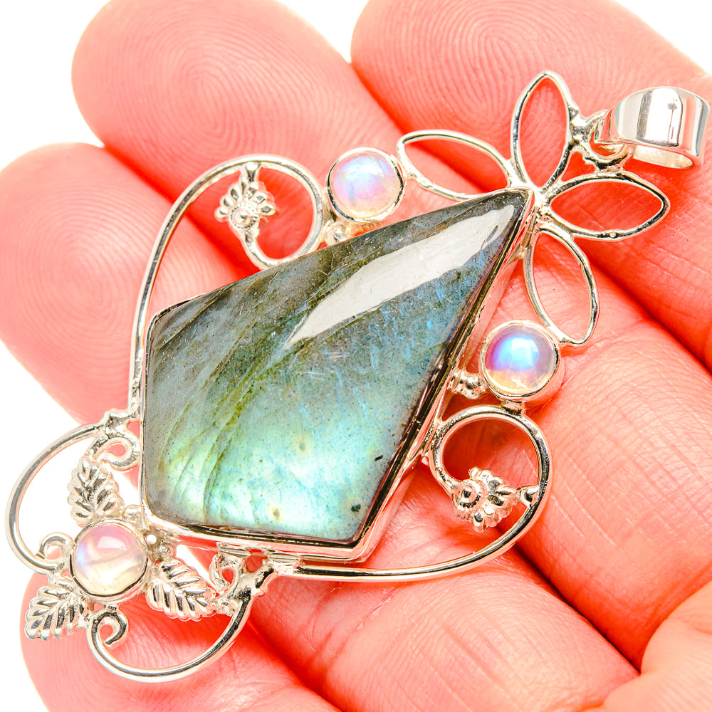 Labradorite Pendants handcrafted by Anasilvercos - PD36709