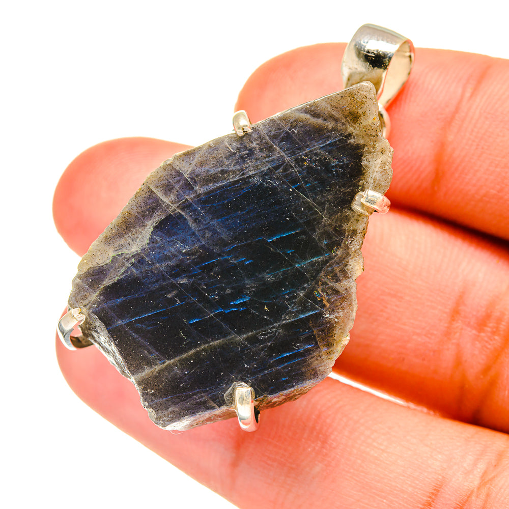 Labradorite Pendants handcrafted by Anasilvercos - PD3697