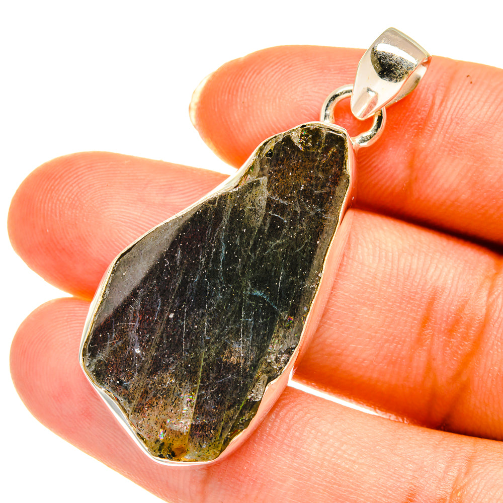 Labradorite Pendants handcrafted by Anasilvercos - PD3736
