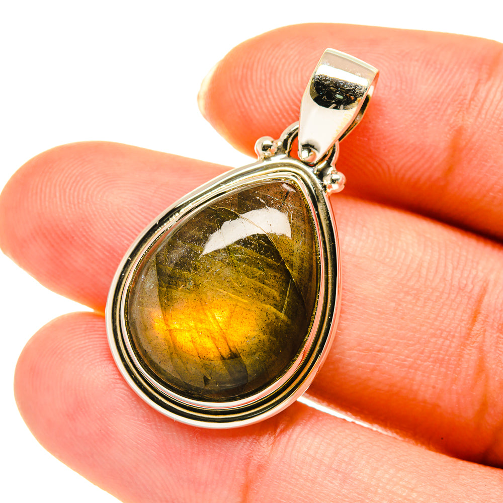 Labradorite Pendants handcrafted by Anasilvercos - PD3827