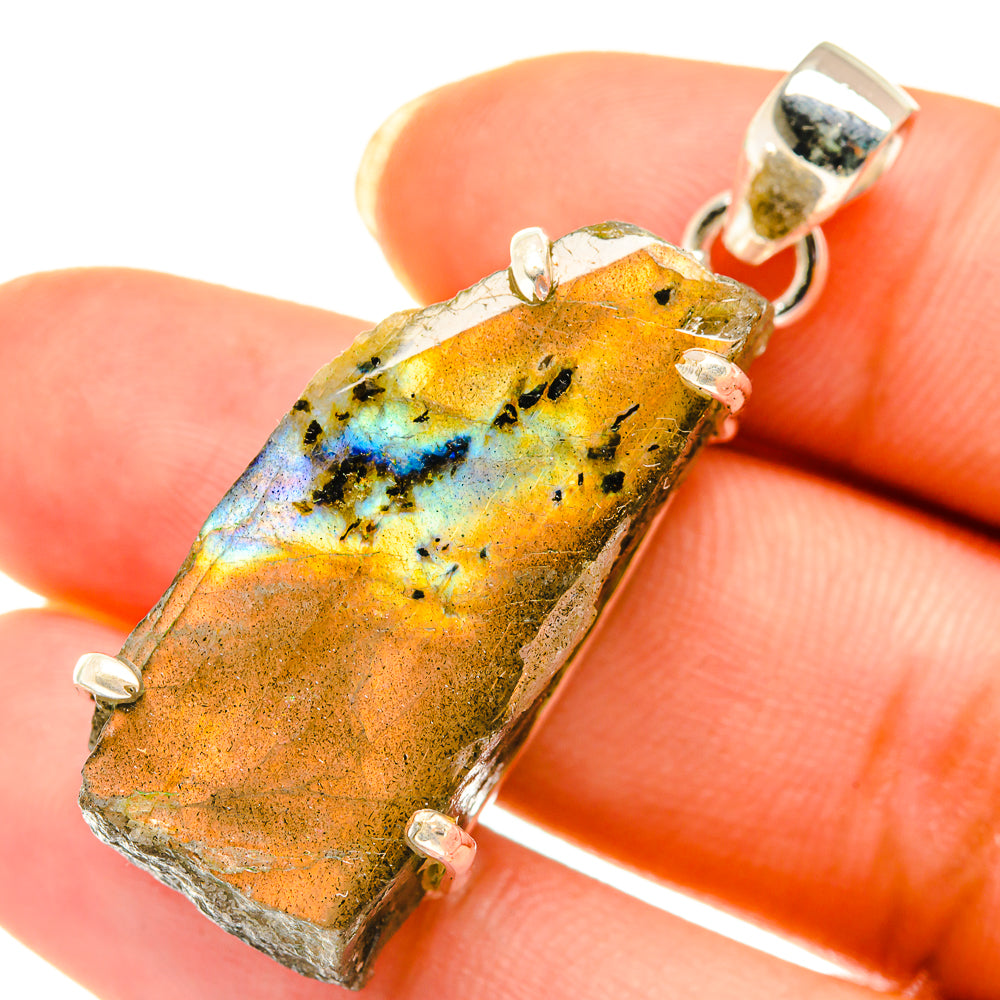 Labradorite Pendants handcrafted by Anasilvercos - PD3861
