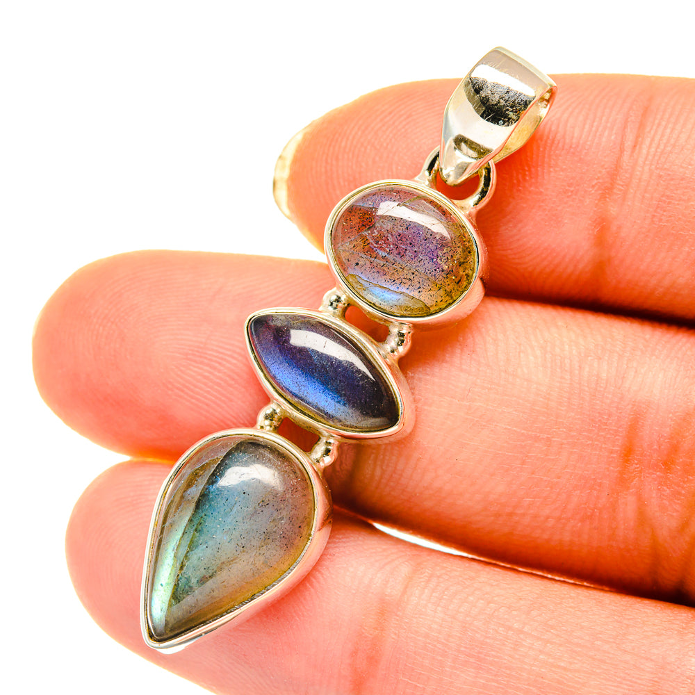 Labradorite Pendants handcrafted by Anasilvercos - PD4015