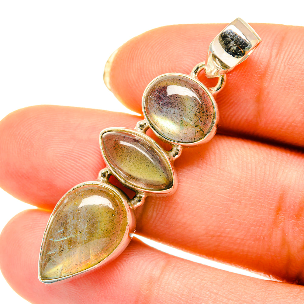 Labradorite Pendants handcrafted by Anasilvercos - PD4016