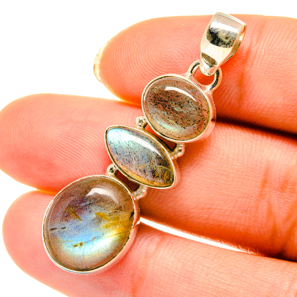 Labradorite Pendants handcrafted by Anasilvercos - PD4017
