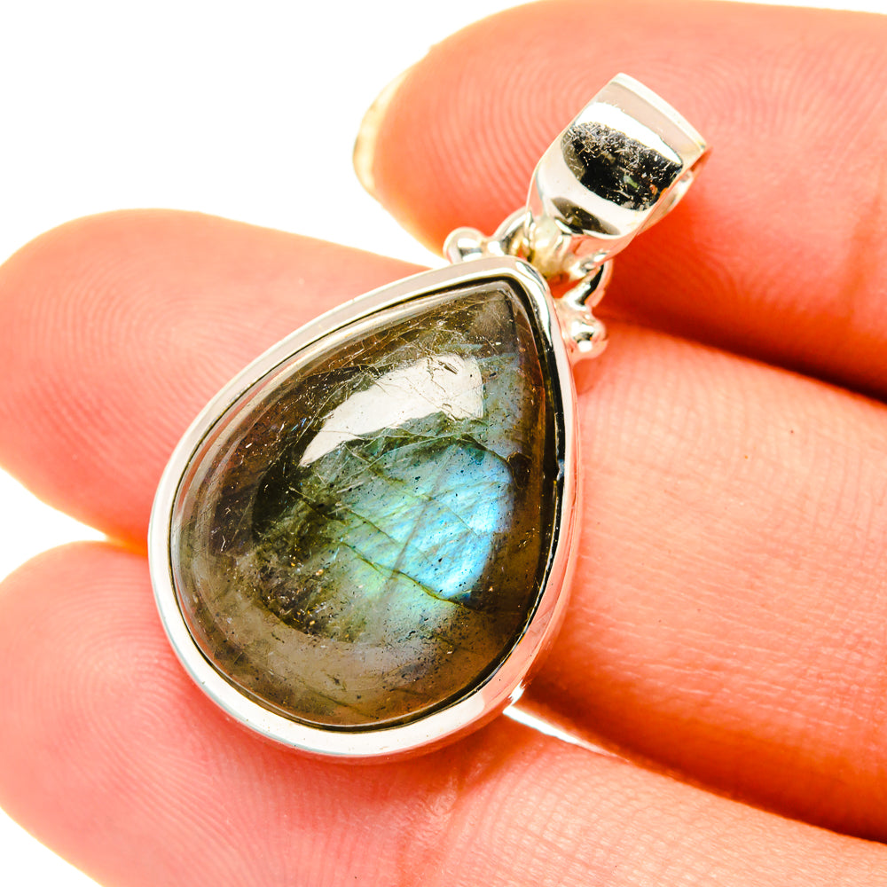 Labradorite Pendants handcrafted by Anasilvercos - PD4088