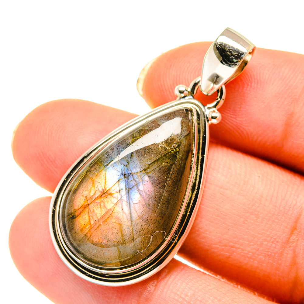 Labradorite Pendants handcrafted by Anasilvercos - PD4089
