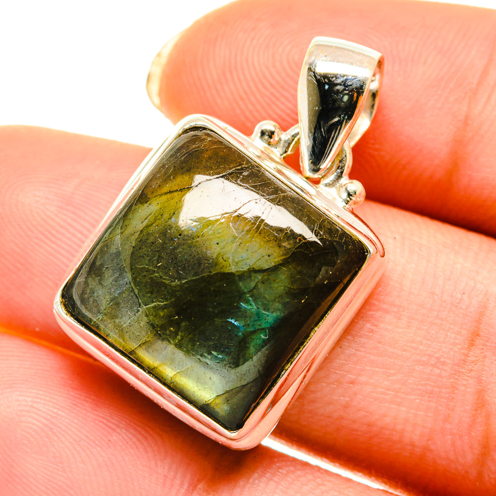 Labradorite Pendants handcrafted by Anasilvercos - PD4092