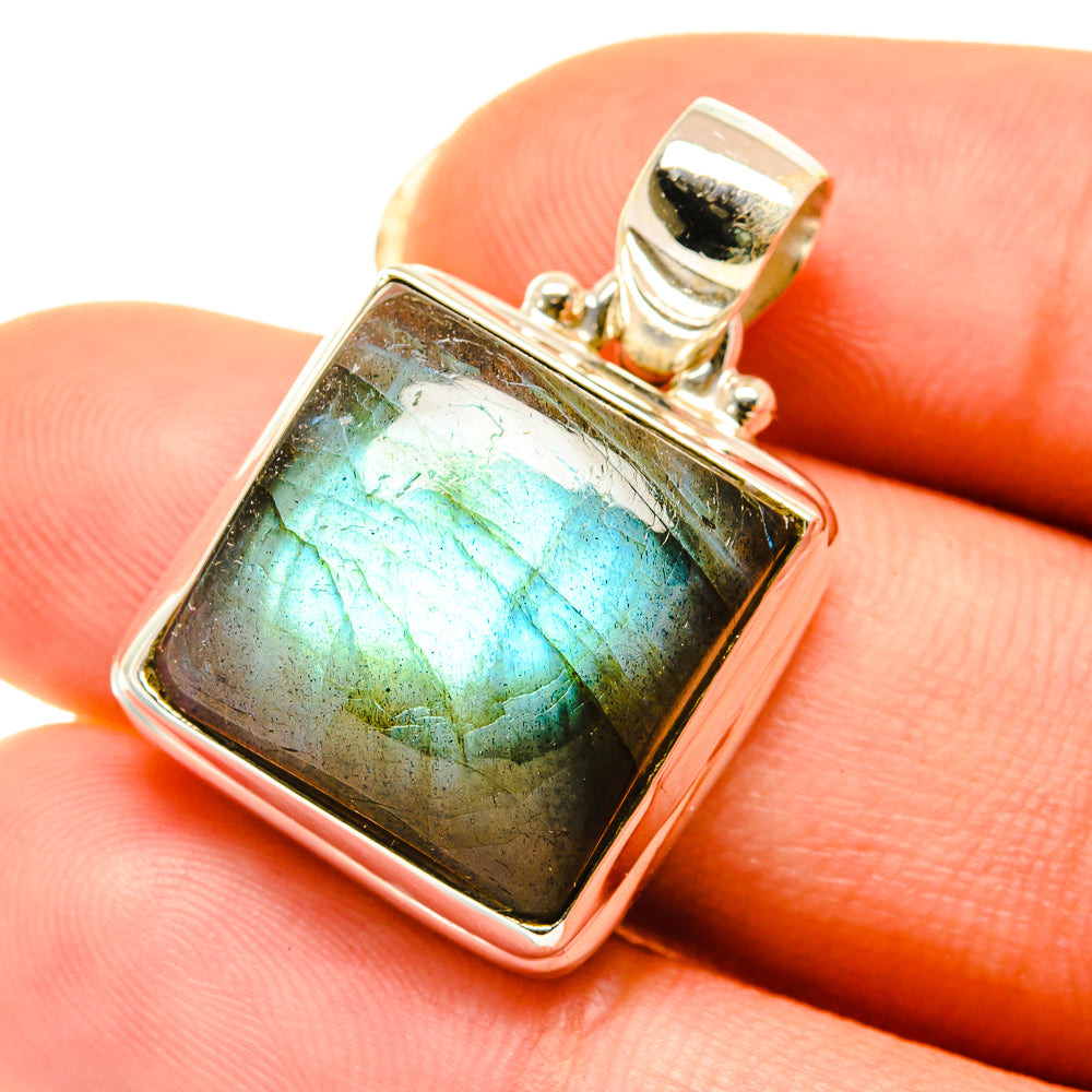 Labradorite Pendants handcrafted by Anasilvercos - PD4094
