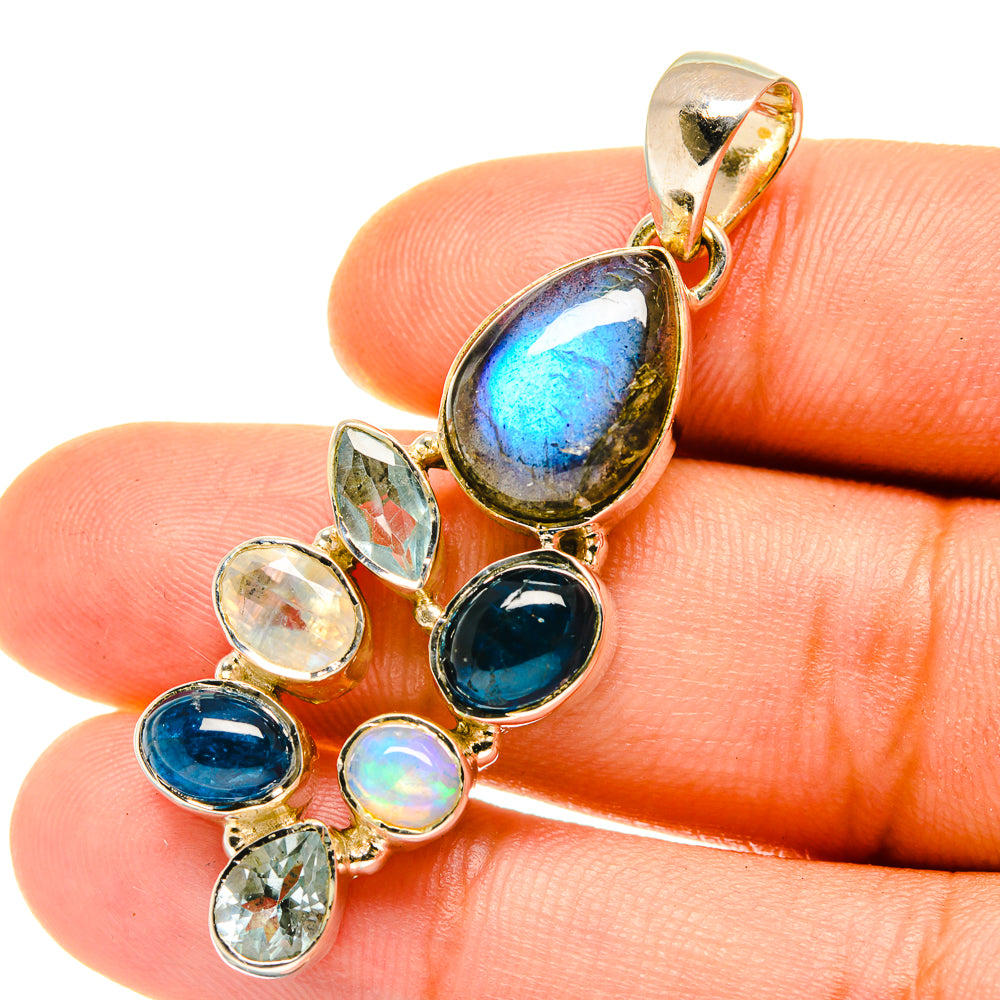 Labradorite Pendants handcrafted by Anasilvercos - PD4247