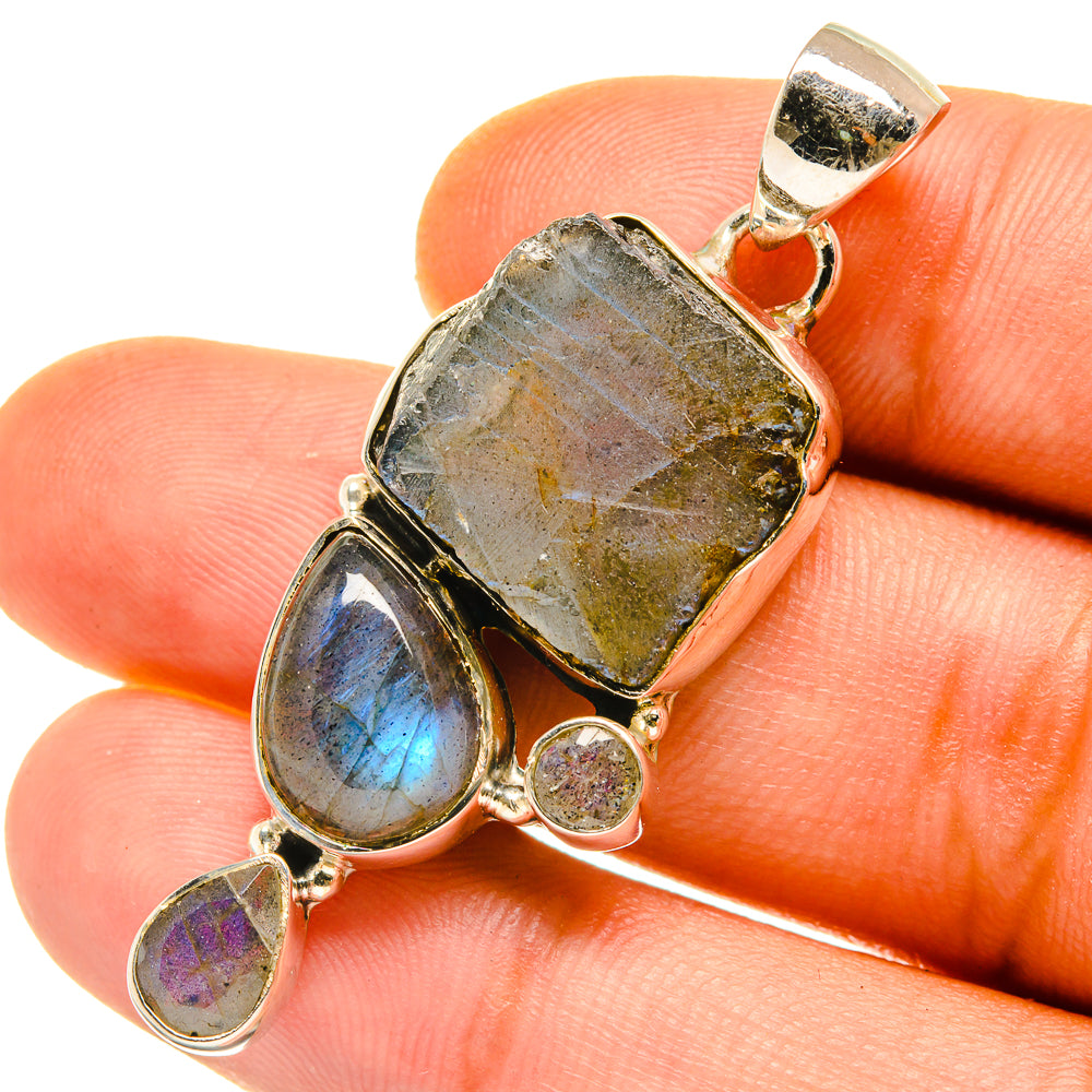 Labradorite Pendants handcrafted by Anasilvercos - PD4330