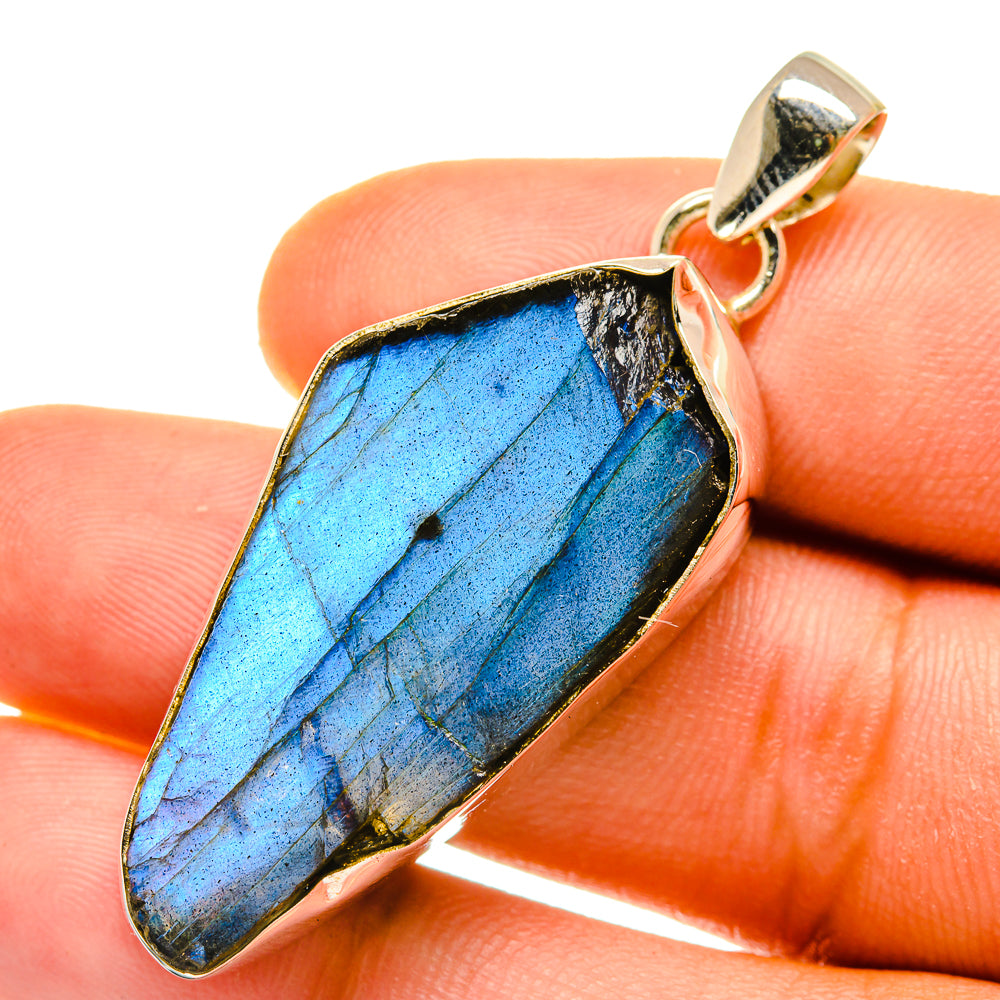 Labradorite Pendants handcrafted by Anasilvercos - PD4332