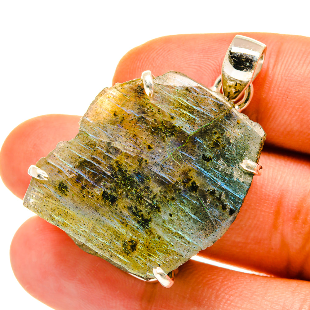 Labradorite Pendants handcrafted by Anasilvercos - PD4336