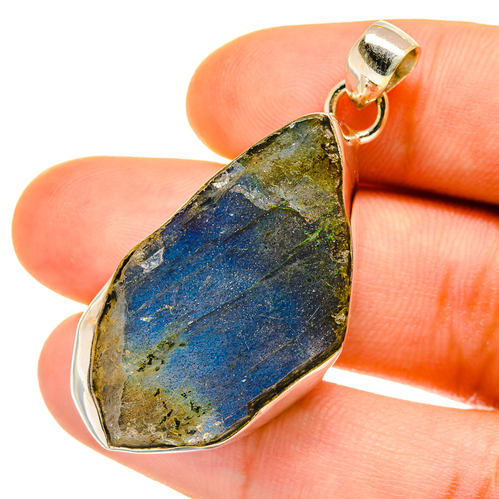 Labradorite Pendants handcrafted by Anasilvercos - PD4397