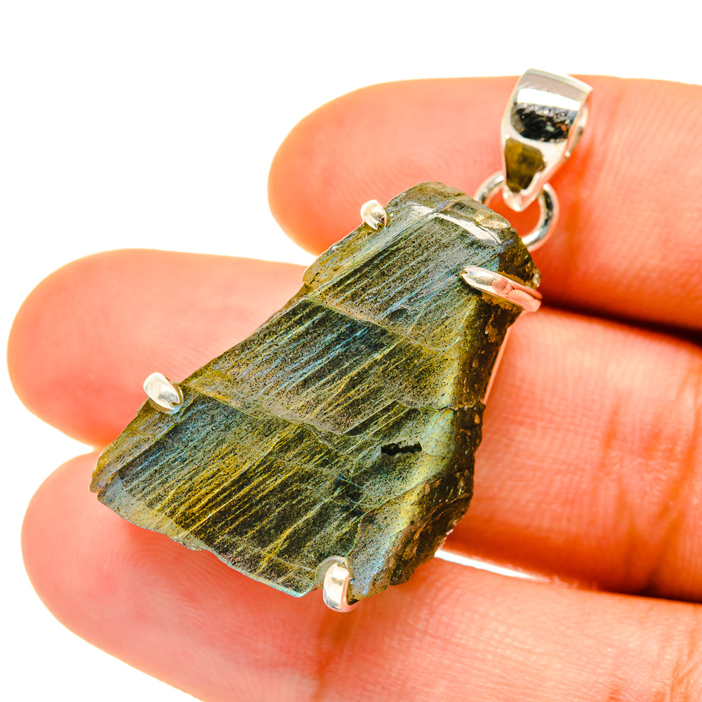 Labradorite Pendants handcrafted by Anasilvercos - PD4402