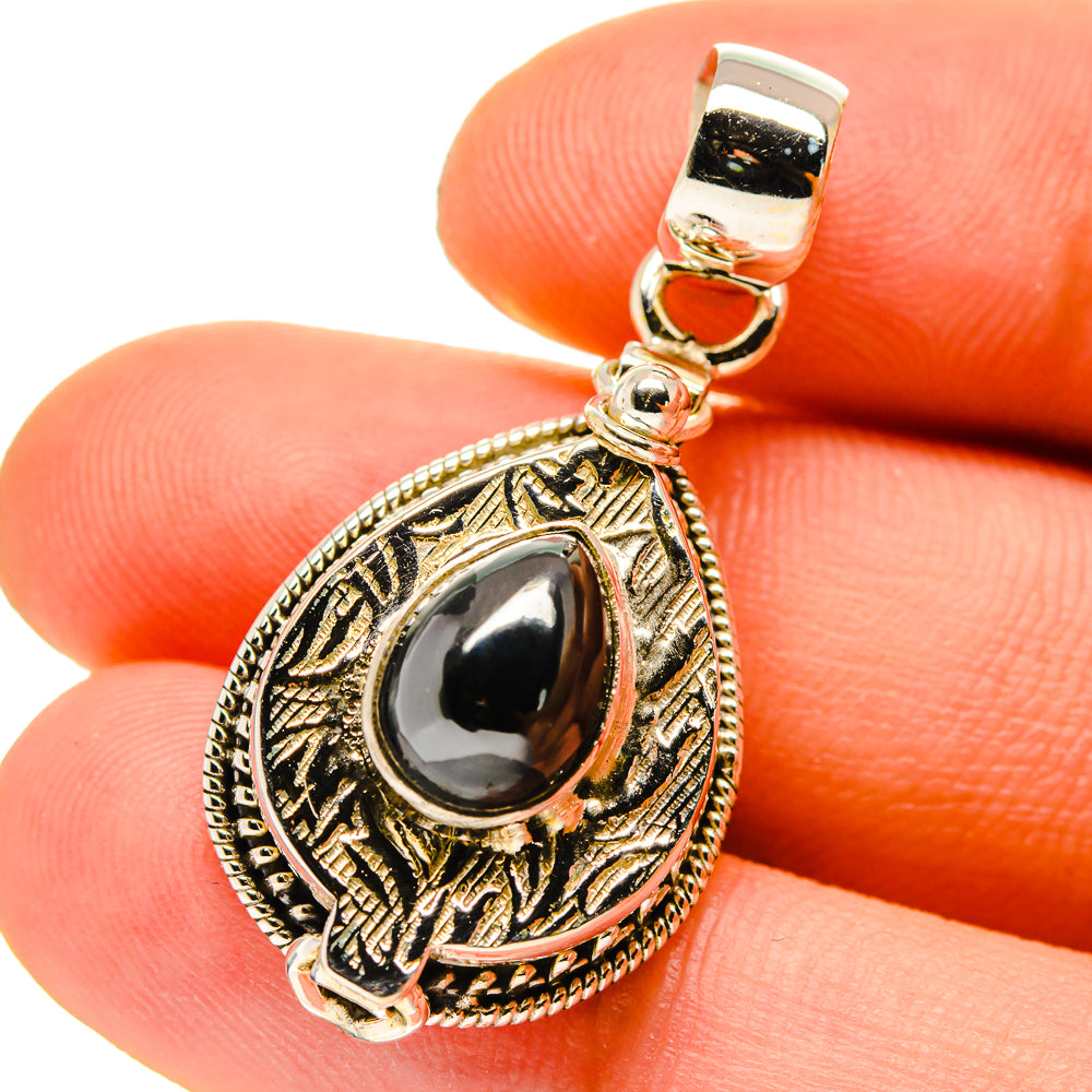 Hematite Pendants handcrafted by Anasilvercos - PD759823