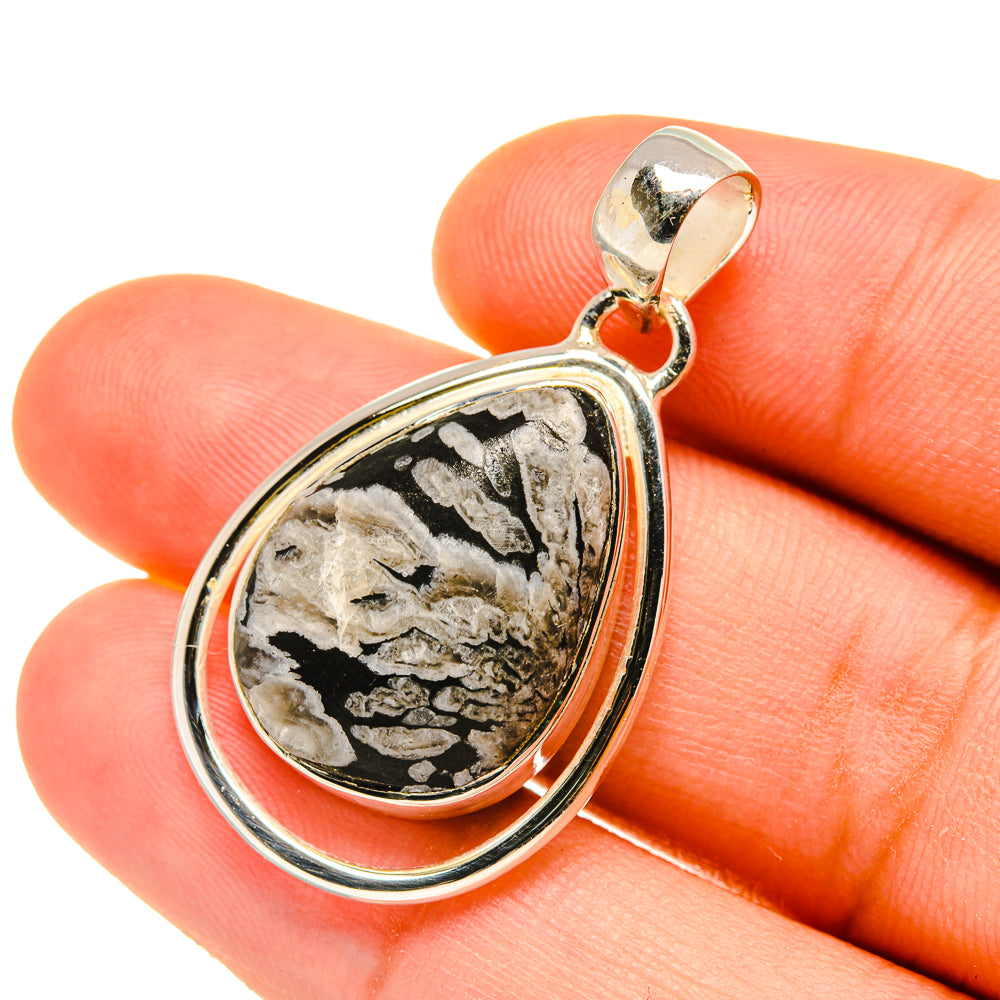 Chrysanthemum Stone Pendants handcrafted by Anasilvercos - PD4606