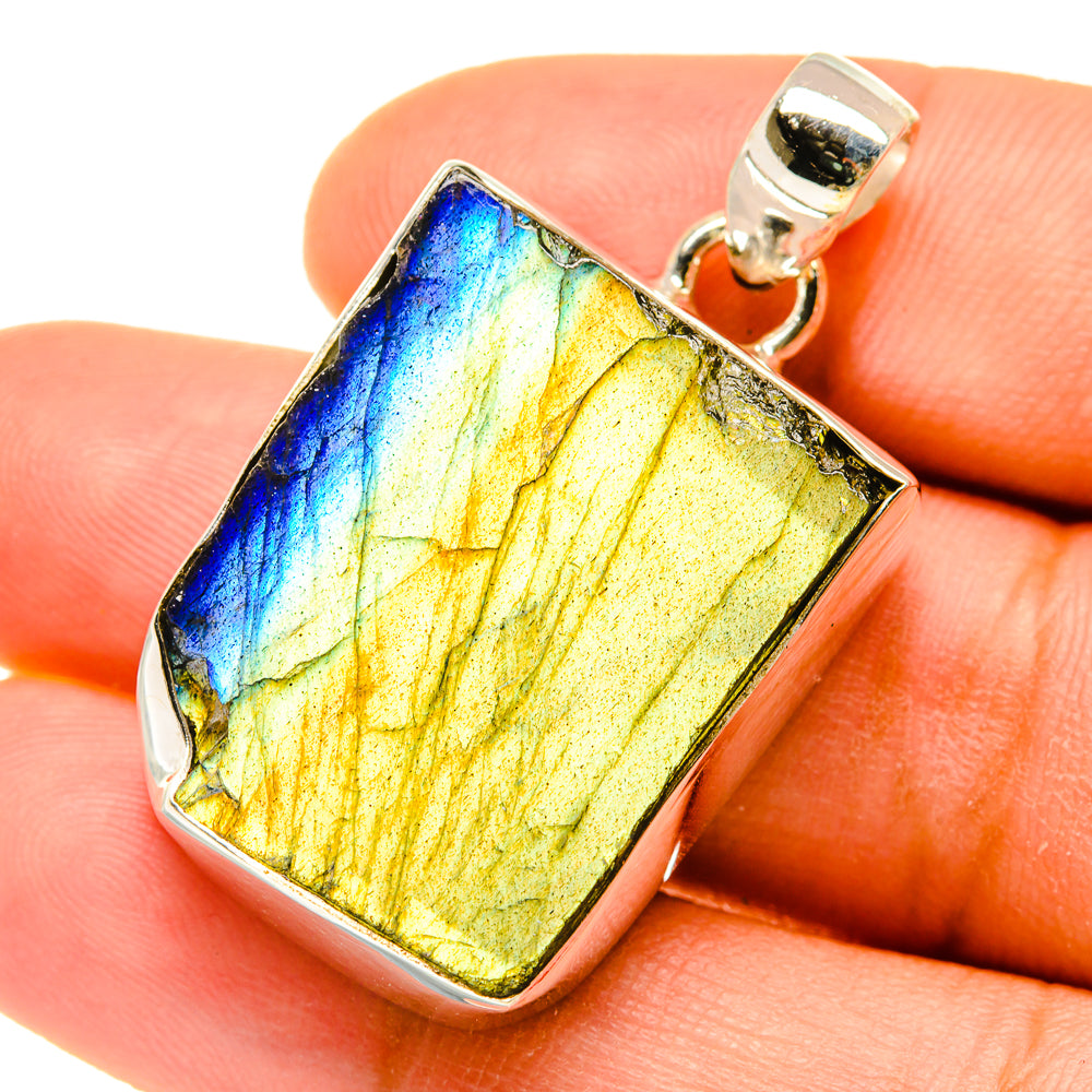 Labradorite Pendants handcrafted by Anasilvercos - PD4634