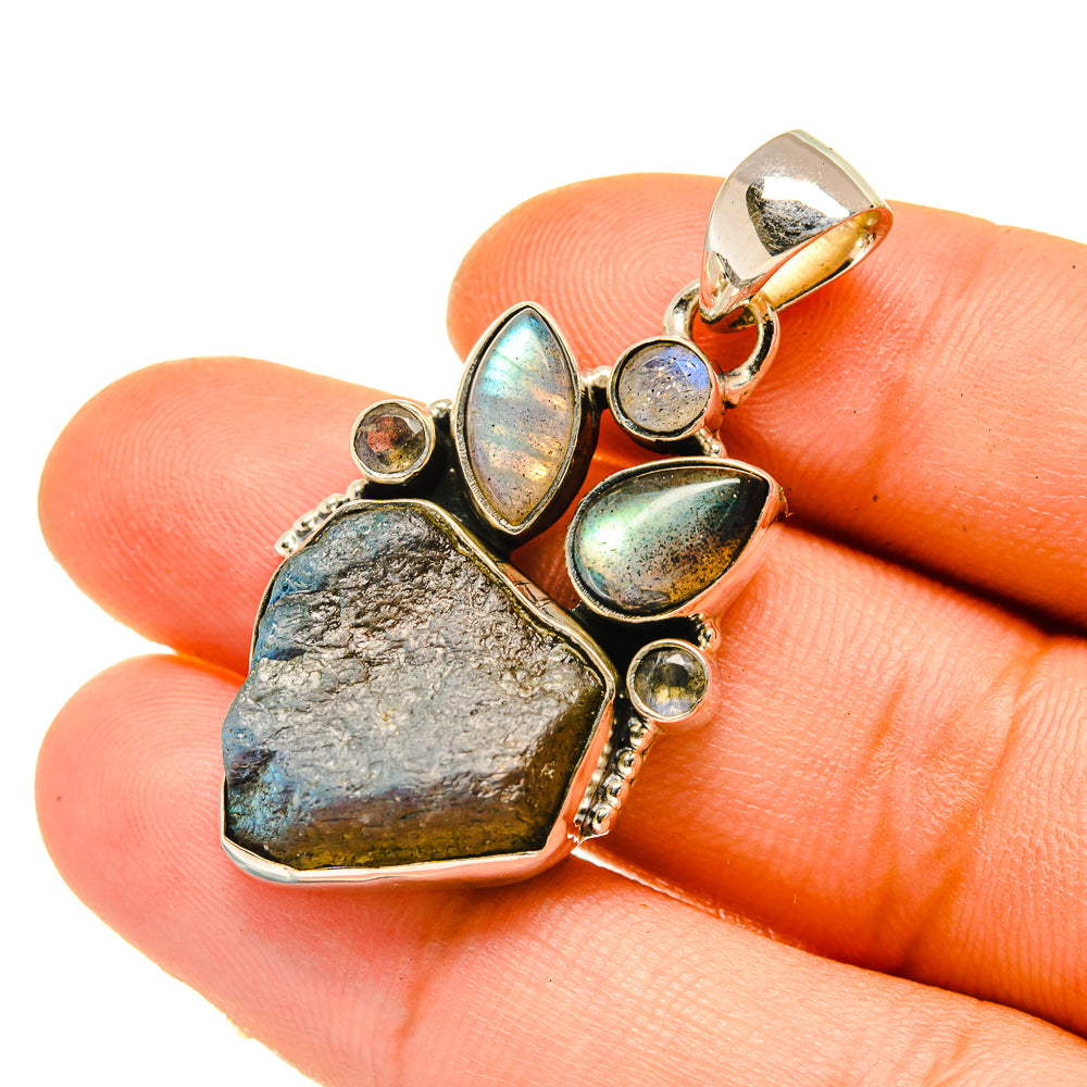 Labradorite Pendants handcrafted by Anasilvercos - PD4827