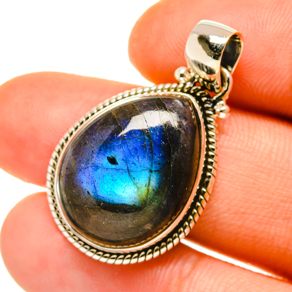 Labradorite Pendants handcrafted by Anasilvercos - PD4897