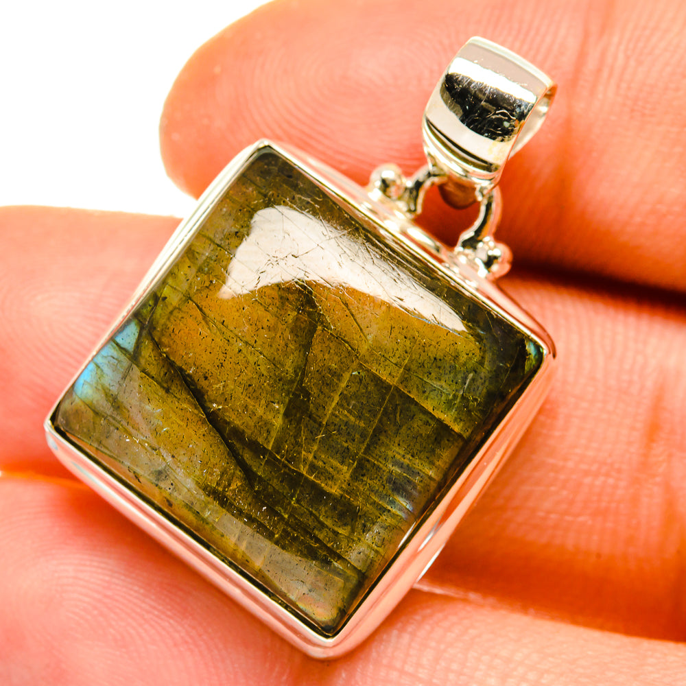 Labradorite Pendants handcrafted by Anasilvercos - PD4901