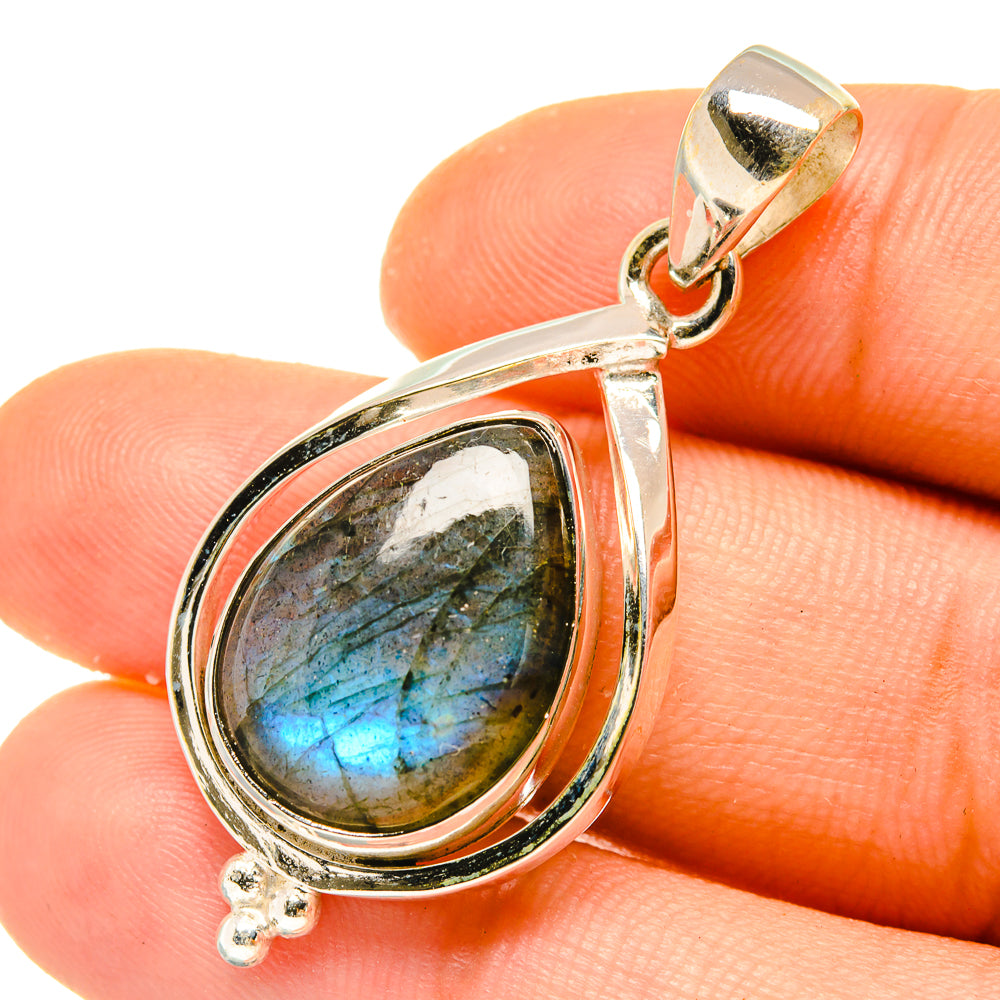 Labradorite Pendants handcrafted by Anasilvercos - PD4909