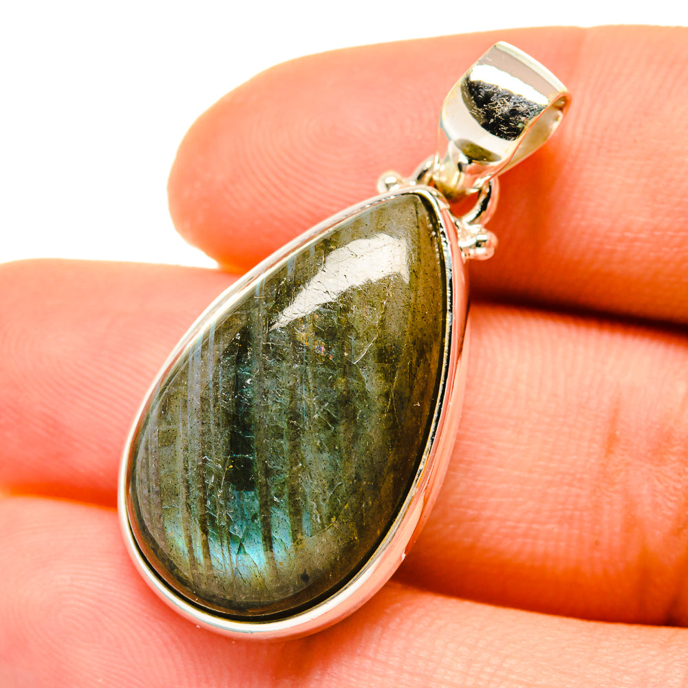 Labradorite Pendants handcrafted by Anasilvercos - PD5003