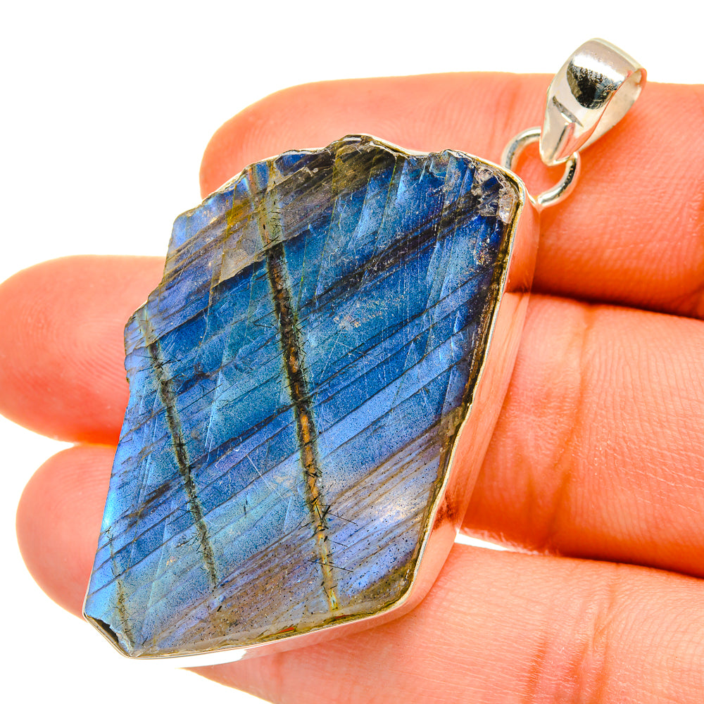 Labradorite Pendants handcrafted by Anasilvercos - PD5030
