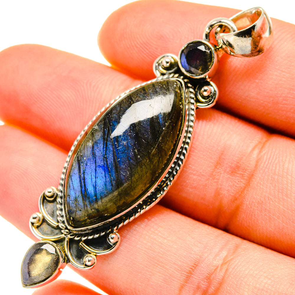 Labradorite Pendants handcrafted by Anasilvercos - PD5609