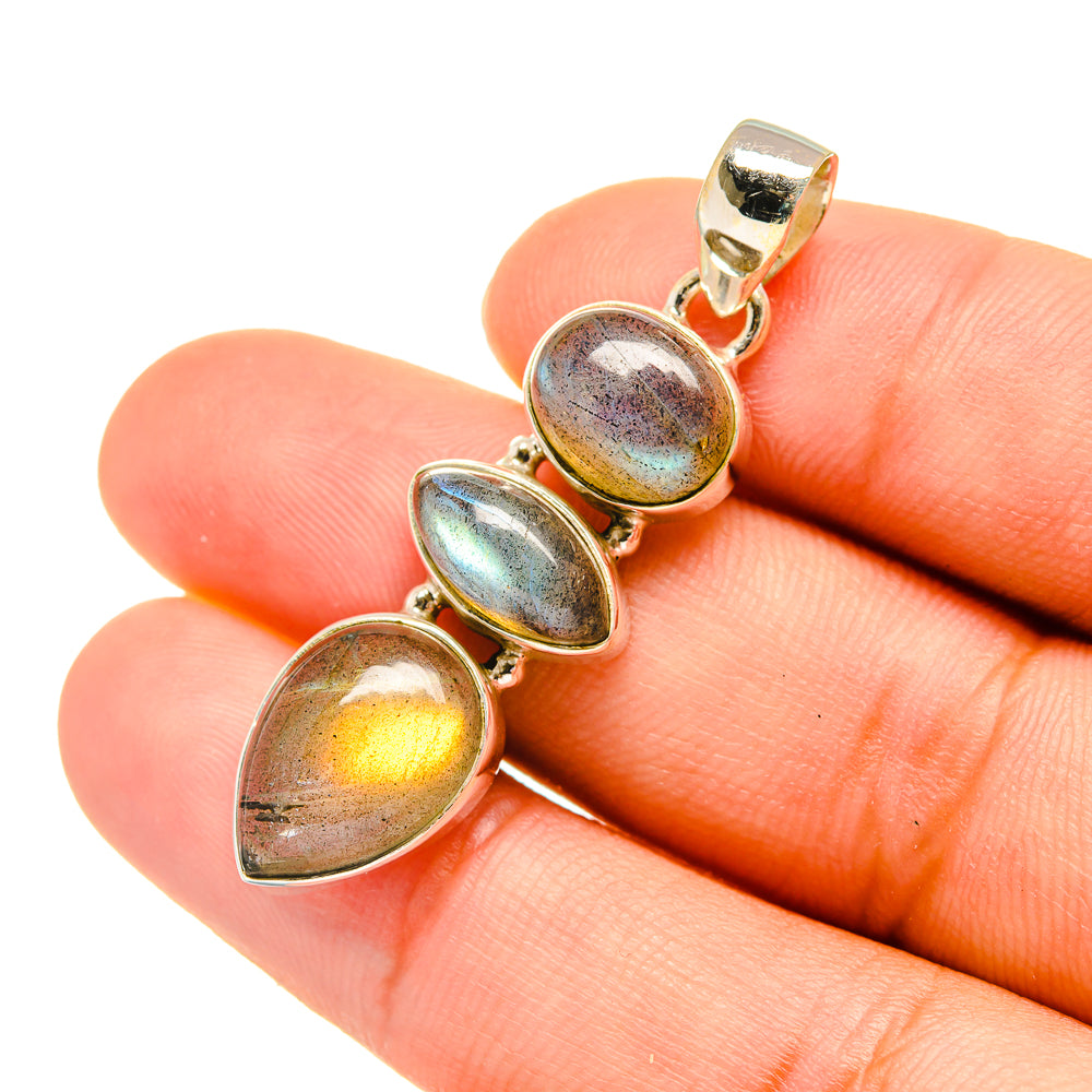 Labradorite Pendants handcrafted by Anasilvercos - PD5811