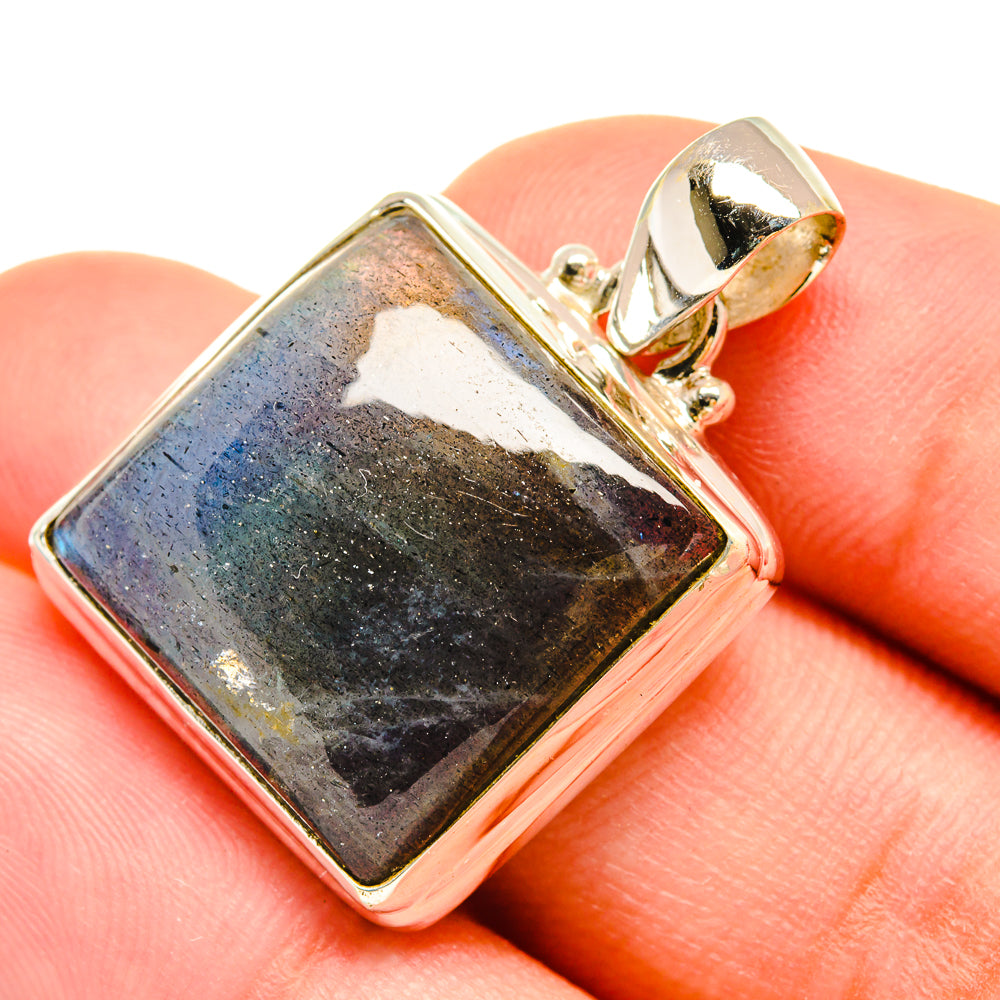 Labradorite Pendants handcrafted by Anasilvercos - PD5932
