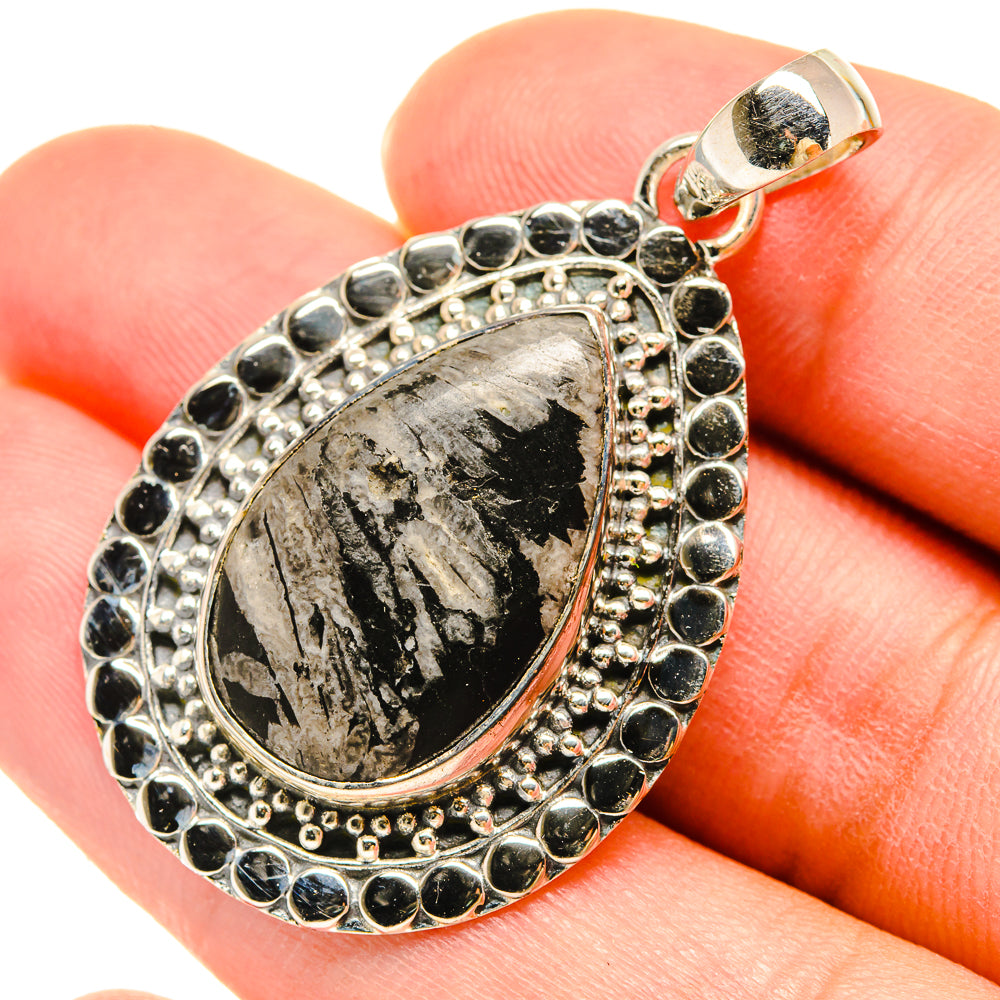 Chrysanthemum Stone Pendants handcrafted by Anasilvercos - PD6003