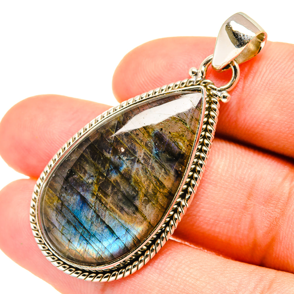 Labradorite Pendants handcrafted by Anasilvercos - PD6087