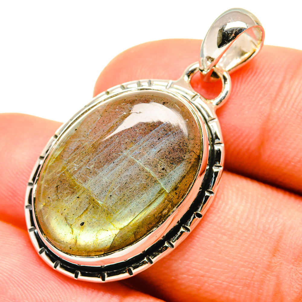 Labradorite Pendants handcrafted by Anasilvercos - PD6111