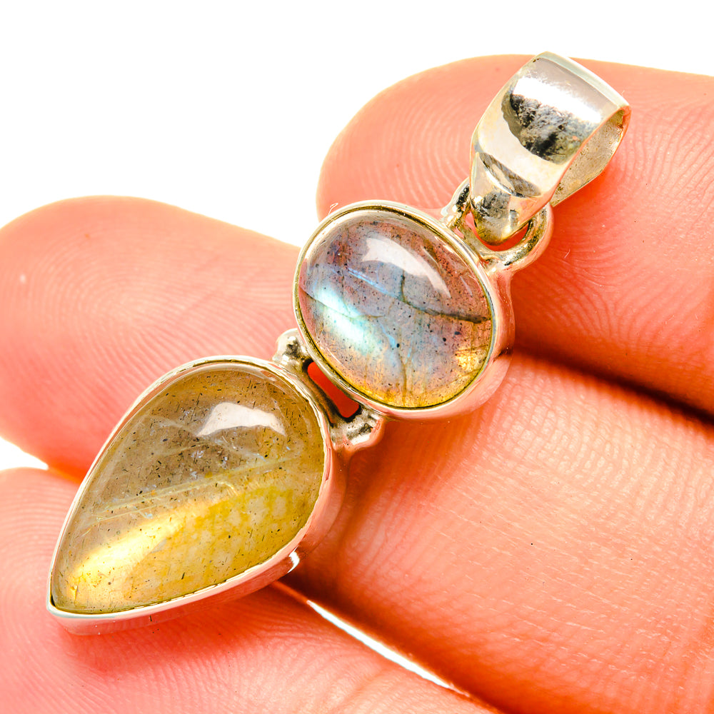 Labradorite Pendants handcrafted by Anasilvercos - PD6145