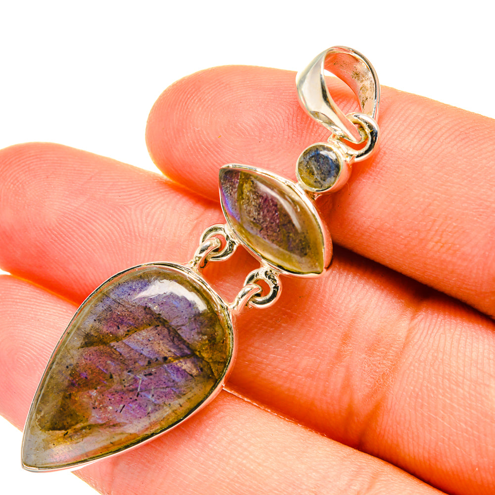 Labradorite Pendants handcrafted by Anasilvercos - PD6241
