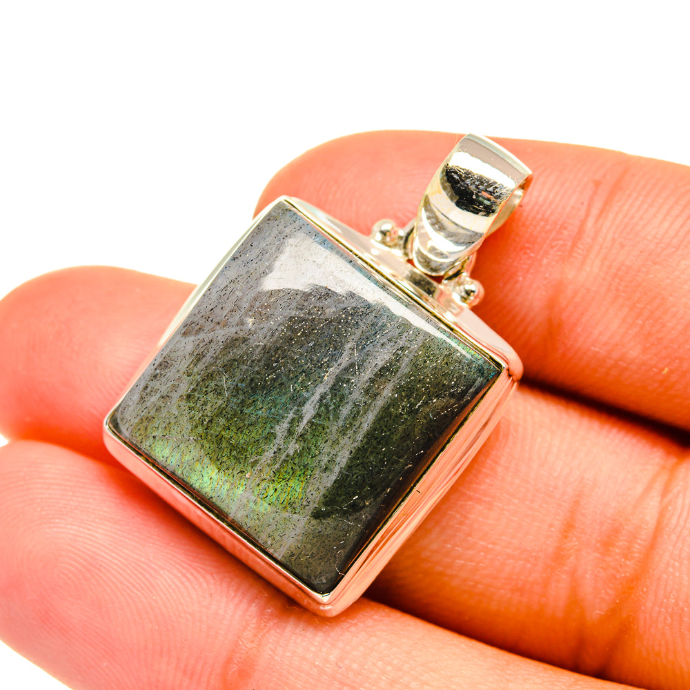 Labradorite Pendants handcrafted by Anasilvercos - PD6319