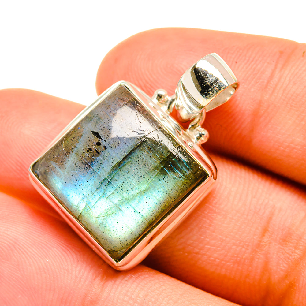 Labradorite Pendants handcrafted by Anasilvercos - PD6320