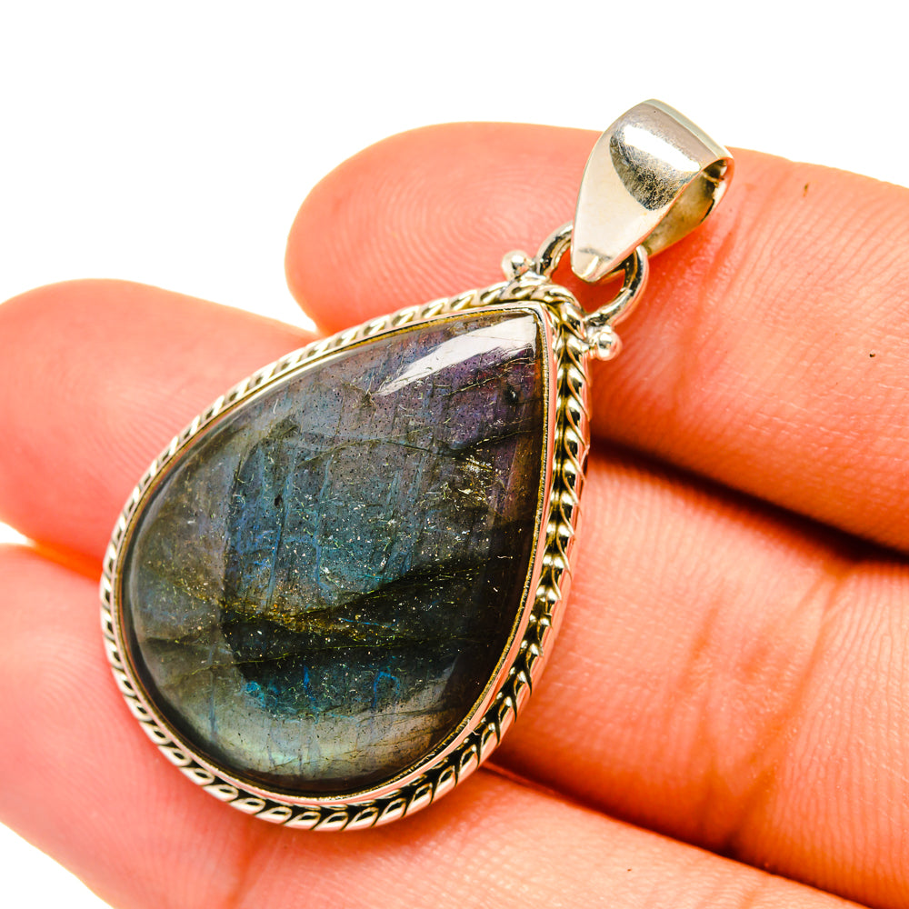 Labradorite Pendants handcrafted by Anasilvercos - PD6324