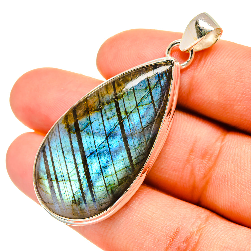 Labradorite Pendants handcrafted by Anasilvercos - PD6547