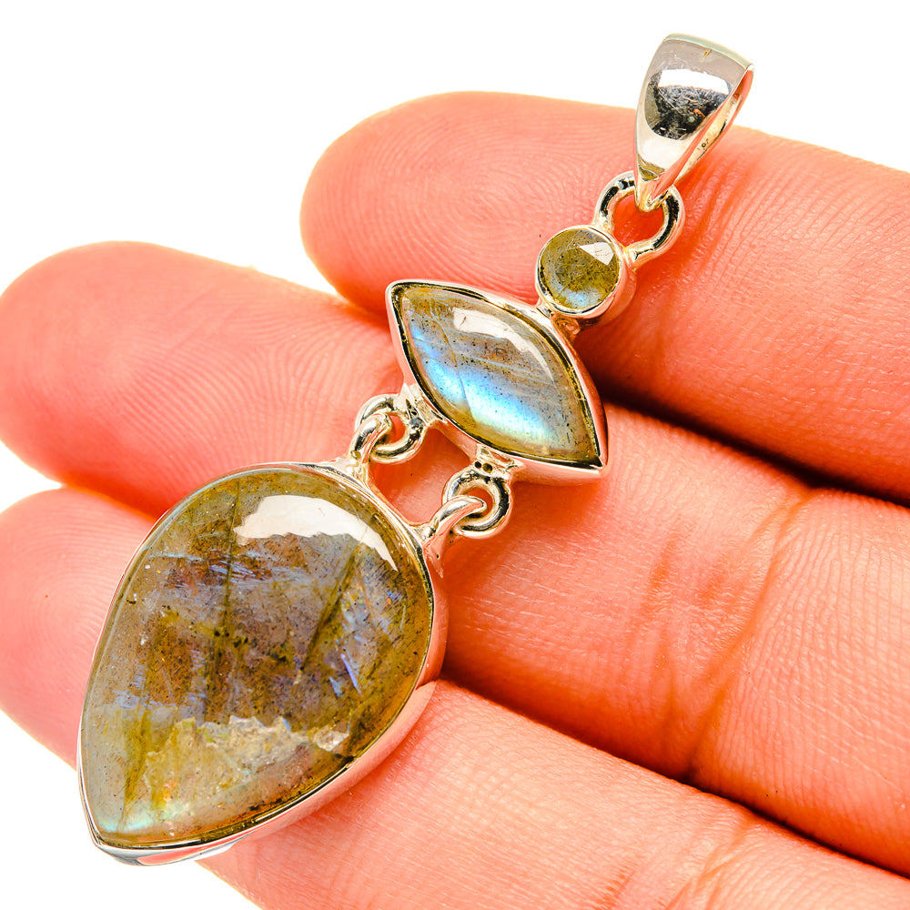 Labradorite Pendants handcrafted by Anasilvercos - PD6664